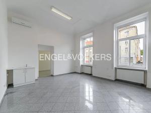 Pronájem ordinace, Praha - Libeň, Sokolovská, 1500 m2