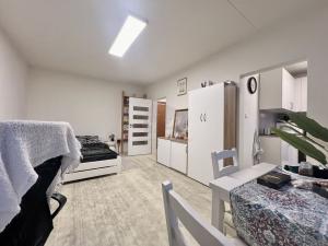 Pronájem bytu 1+kk, Praha - Chodov, Kunínova, 30 m2