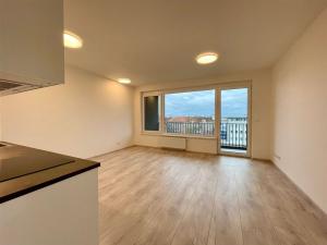 Pronájem bytu 1+kk, Praha - Vysočany, Kolbenova, 36 m2