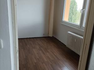 Pronájem bytu 1+1, Chomutov, Kyjická, 35 m2