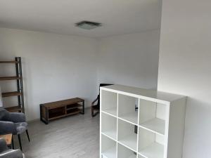 Pronájem bytu 2+kk, Praha - Hlubočepy, Devonská, 38 m2