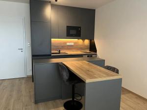 Pronájem bytu 2+kk, Praha - Hlubočepy, náměstí Olgy Scheinpflugové, 48 m2