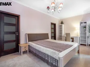 Prodej bytu 4+kk, Karlovy Vary, Libušina, 171 m2