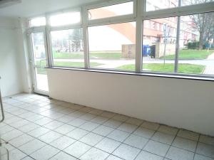 Pronájem obchodního prostoru, Kladno, Italská, 54 m2