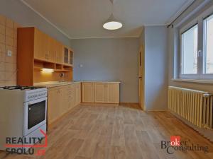 Pronájem bytu 2+1, Ostrov, Hlavní třída, 57 m2