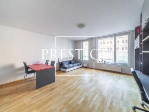 Pronájem bytu 1+kk, Praha - Smíchov, Švédská, 45 m2