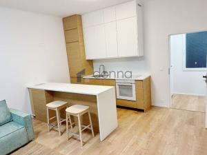 Pronájem bytu 2+kk, Praha - Dejvice, Zikova, 50 m2