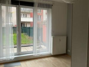 Pronájem bytu 1+kk, Praha - Záběhlice, Velenovského, 29 m2