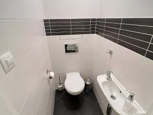 Pronájem bytu 3+kk, Praha - Hloubětín, Nademlejnská, 80 m2