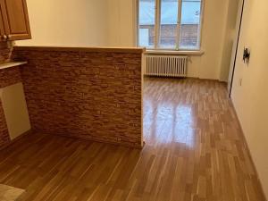 Pronájem bytu 1+kk, Praha - Holešovice, Komunardů, 30 m2