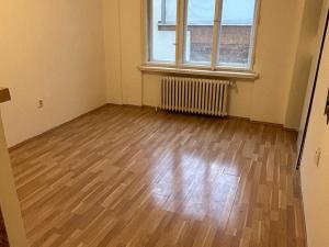 Pronájem bytu 1+kk, Praha - Holešovice, Komunardů, 30 m2