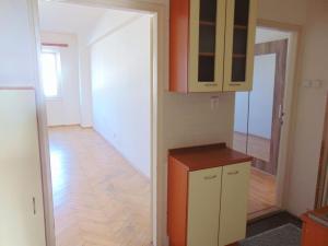 Pronájem bytu 2+kk, Praha - Holešovice, Komunardů, 57 m2