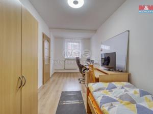 Prodej bytu 4+1, Karlovy Vary - Dvory, Na Průhoně, 93 m2