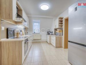 Prodej bytu 4+1, Karlovy Vary - Dvory, Na Průhoně, 93 m2