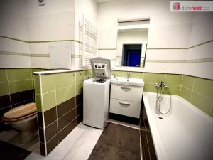 Pronájem bytu 2+kk, Praha - Bohnice, Cafourkova, 45 m2