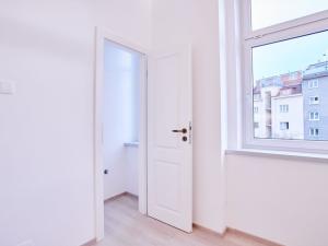 Pronájem bytu 2+kk, Praha - Podolí, Sinkulova, 41 m2