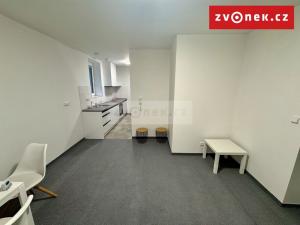 Pronájem bytu 2+kk, Zlín, L. Váchy, 50 m2