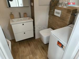 Pronájem bytu 2+kk, Praha - Prosek, Vysočanská, 42 m2