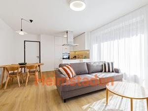 Pronájem bytu 3+kk, Praha - Holešovice, Vrbenského, 75 m2