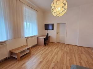 Prodej bytu 2+1, Karlovy Vary, Stará Kysibelská, 67 m2