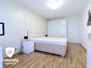 Pronájem bytu 3+kk, Praha - Strašnice, Zvěřinova, 96 m2