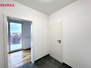 Pronájem bytu 1+kk, Karlovy Vary, Šumavská, 38 m2