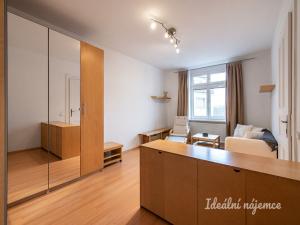 Pronájem bytu 2+kk, Praha - Vysočany, Na břehu, 50 m2