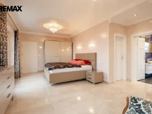 Prodej rodinného domu, Jenišov, Pod Vrchem, 483 m2