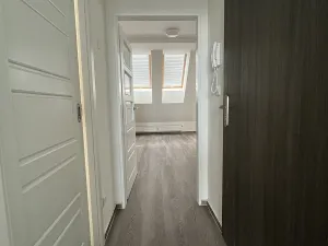 Pronájem bytu 2+kk, Brno, Bratislavská, 39 m2