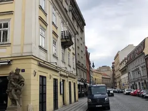 Pronájem obchodního prostoru, Praha - Staré Město, Dlouhá, 70 m2