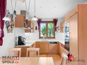 Prodej rodinného domu, Veleň, U studánky, 184 m2