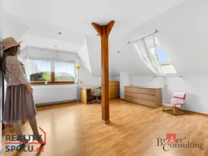 Prodej rodinného domu, Veleň, U studánky, 184 m2