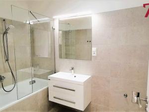 Pronájem bytu 2+kk, Praha - Štěrboholy, Pod areálem, 56 m2