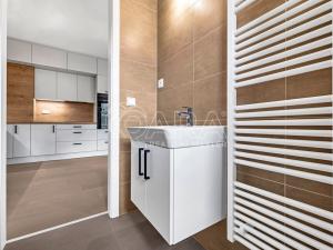 Pronájem bytu 1+kk, Praha - Holešovice, Tusarova, 42 m2