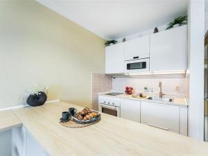 Pronájem bytu 1+kk, Praha - Letňany, Křivoklátská, 28 m2