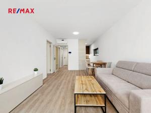 Pronájem bytu 2+kk, Praha - Žižkov, Tetauerova, 44632 m2