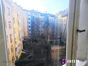 Pronájem bytu 1+kk, Praha - Nusle, náměstí Generála Kutlvašra, 27 m2