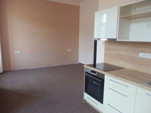 Pronájem bytu 1+kk, Napajedla, Masarykovo náměstí, 34 m2