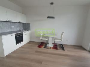 Pronájem bytu 1+kk, Praha - Vysočany, Kolbenova, 30 m2