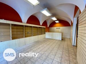 Pronájem obchodního prostoru, Opava, Dolní náměstí, 50 m2