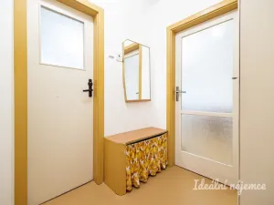 Pronájem bytu 2+1, Praha - Komořany, Krupná, 55 m2