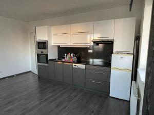 Pronájem bytu 2+kk, Praha - Libuš, Malá Slavonická, 53 m2