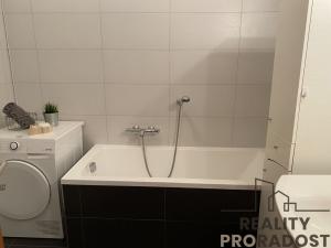 Pronájem bytu 3+kk, Olomouc, Novosadský dvůr, 79 m2