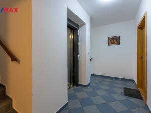 Prodej bytu 3+kk, Karlovy Vary, Raisova, 2796 m2