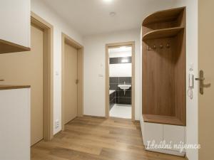 Pronájem bytu 2+kk, Praha - Vysočany, Čerpadlová, 48 m2