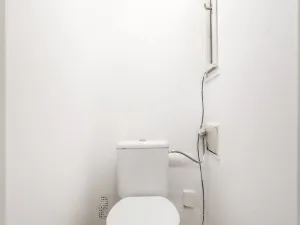 Pronájem bytu 2+kk, Praha - Bubeneč, Zelená, 44 m2