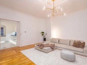 Prodej bytu 2+1, Praha - Malá Strana, Mostecká, 94 m2