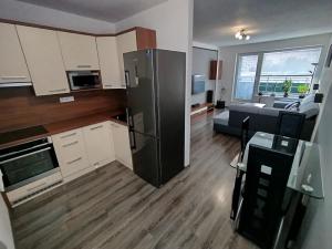 Prodej bytu 2+kk, Praha - Horní Měcholupy, Hornoměcholupská, 64 m2