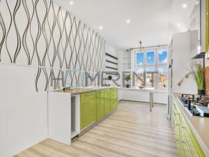 Prodej bytu 3+1, Liberec - Liberec III-Jeřáb, nám. Soukenné, 126 m2