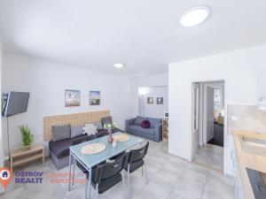 Prodej apartmánu, Staré Město - Stříbrnice, 375 m2